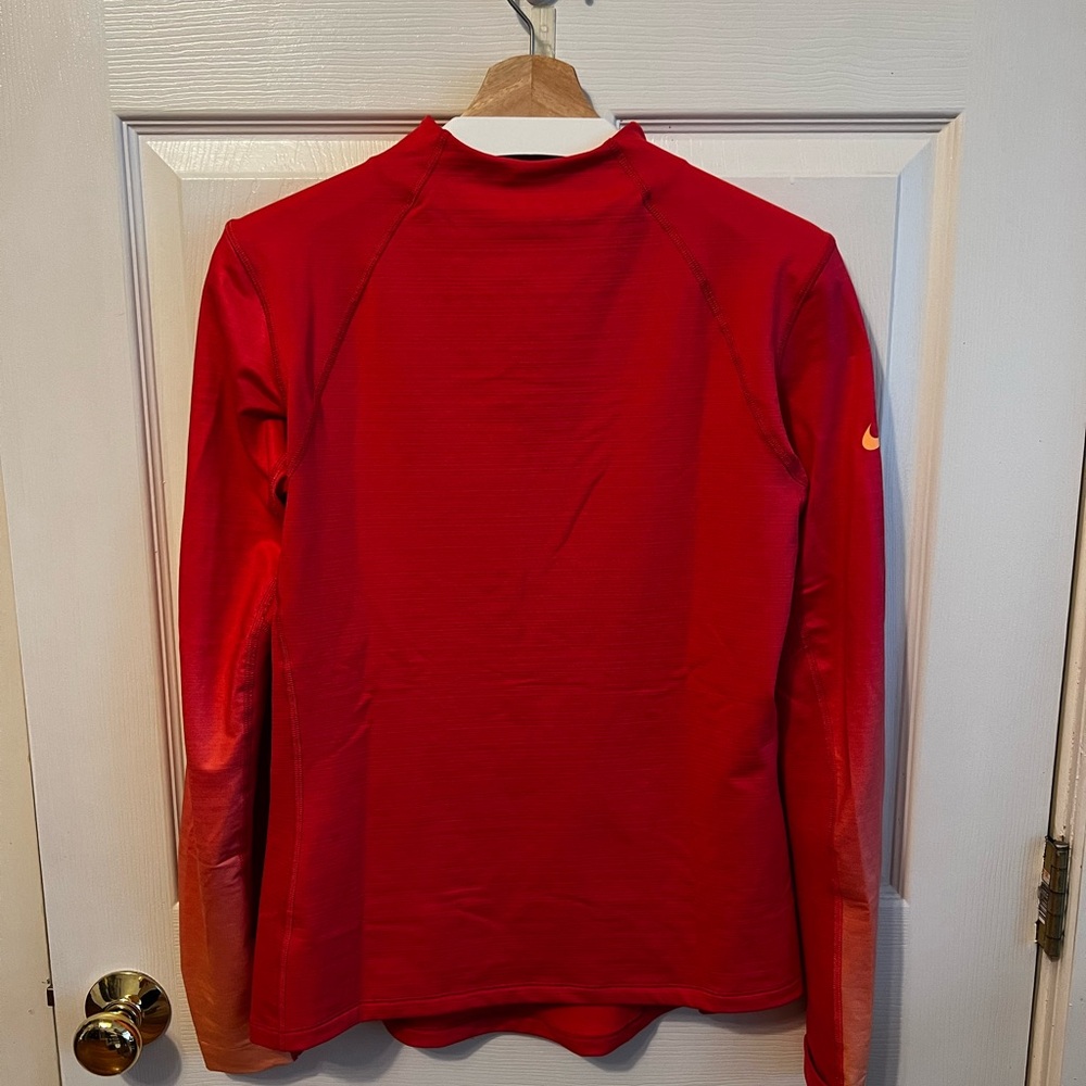 Activewear Nike top for Cold weather